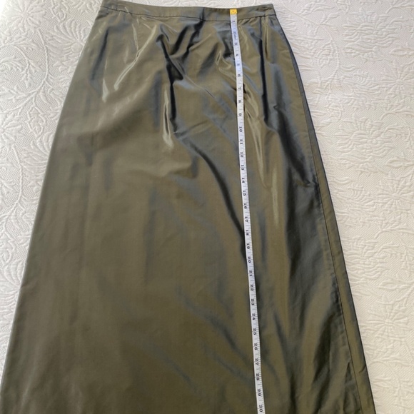 Ann Taylor 100% Silk Midi Skirt, khaki green, Size 4 - Picture 5 of 5